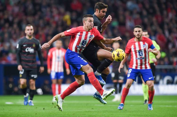 天空体育：曼联预计将向莱比锡正式报价谢什科