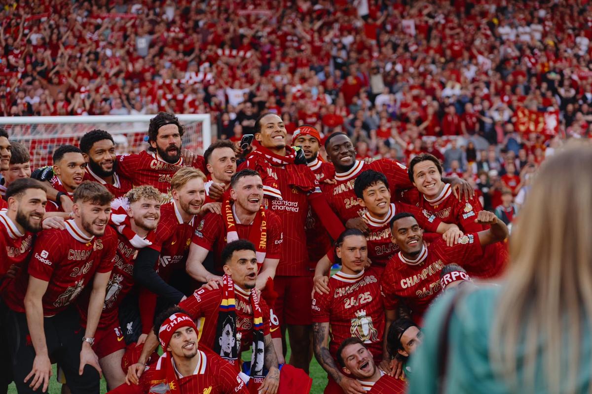 曼联对西汉姆的新布莱恩·姆贝莫罚球判决：裁判的智慧与争议