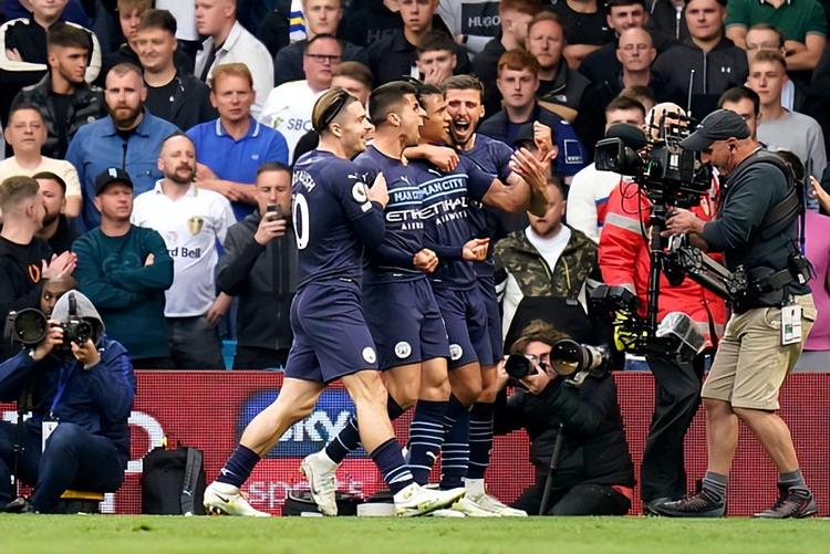 女子篮球联赛战况分析