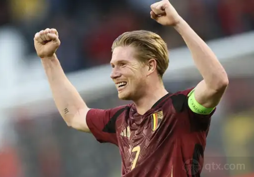 巴萨二队遭遇不公？十人作战惨遭绝杀，阿尔科亚诺主场3-2险胜