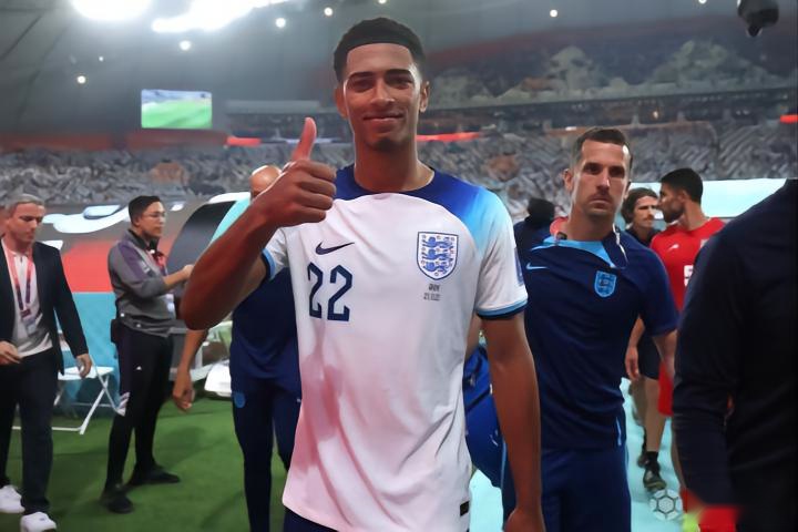 皇马1.5亿新星入选大名单！18岁天才中卫获首次征召，利物浦多特疯抢皇马死活不卖